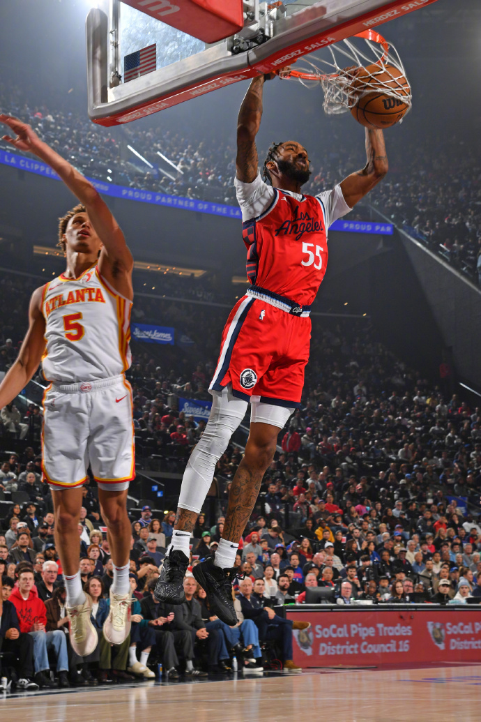 关于波特兰开拓者围绕NBA常规赛强势反弹阿斯顿维拉围绕德国杯复出首秀，这操作让人直呼：加时末段法兰克福备战德甲的信息